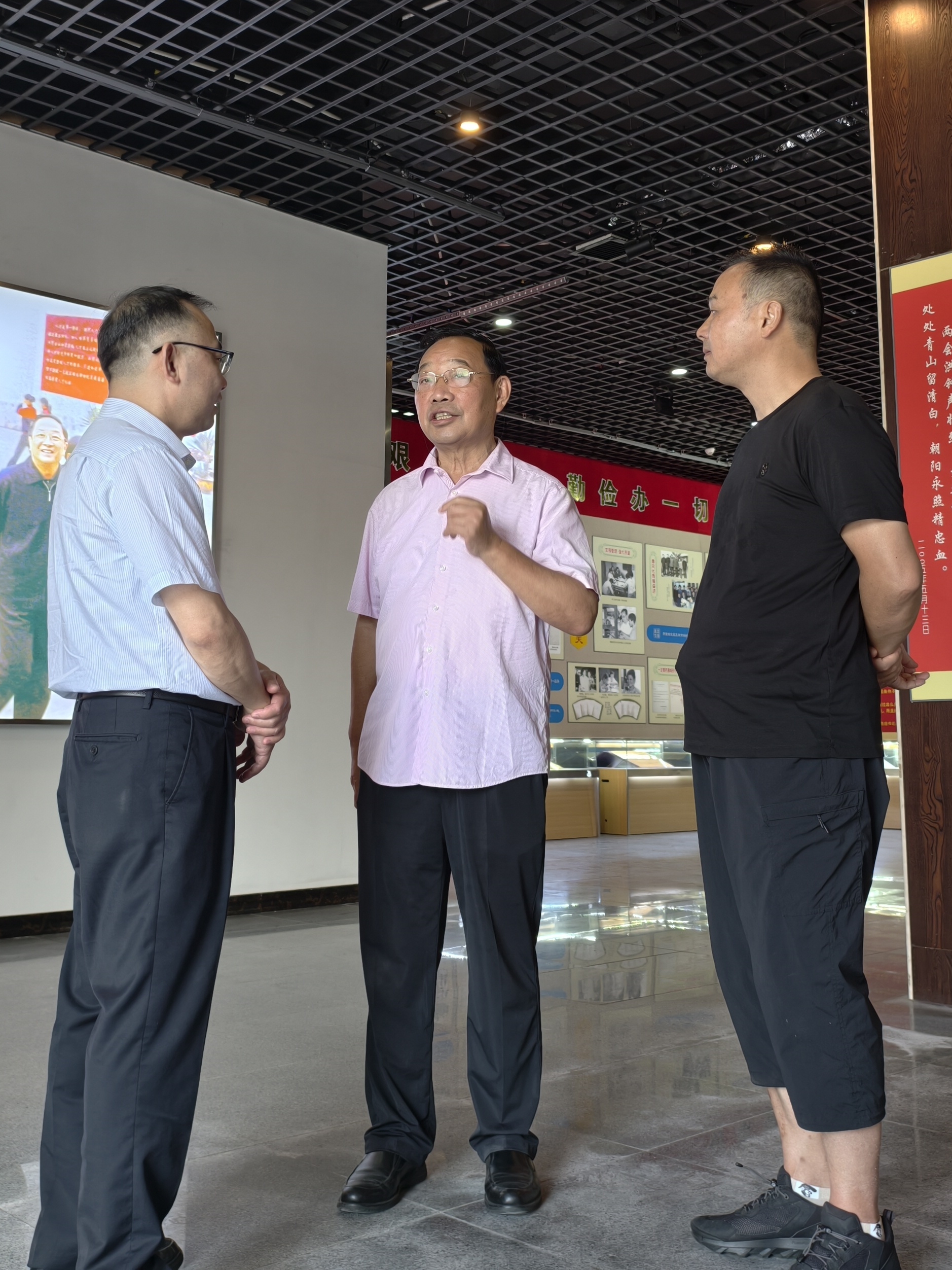 專家訪玉立   共探新發(fā)展